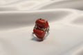 Anello artigianale con doppio corallo rosso in argento 925%